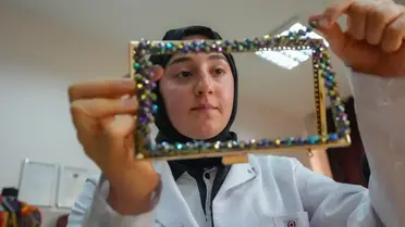 Atölyede çalışan öğrenciler