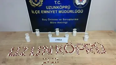 Ele geçirilen uyuşturucu ve ecza örnekleri