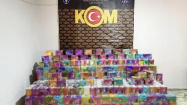 Ele geçirilen elektronik sigara paketleri