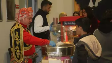 Aşık atışması sahnesi