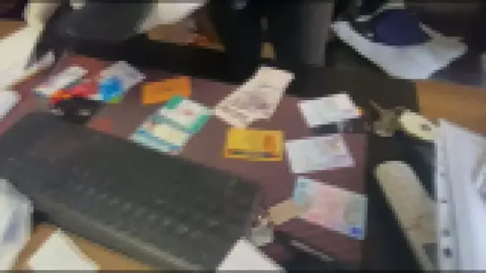 Sahte belgelerle ikamet izni düzenleyen örgüt