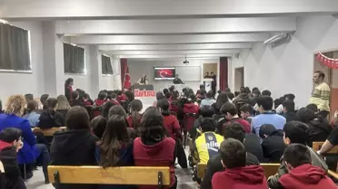 Oratoryo gösterisi sırasında öğrenciler