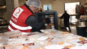 İftar dağıtımından bir an