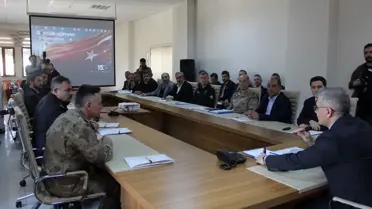 Vali Çelik’in Genç ilçesindeki resmi fotoğrafı