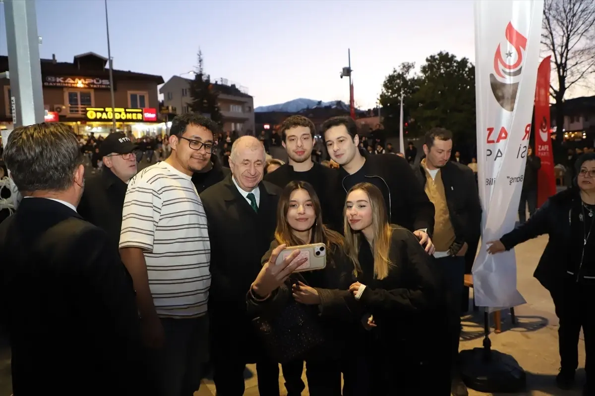 Ümit Özdağ, Denizli Gençleriyle İftar Sofrasında Buluştu