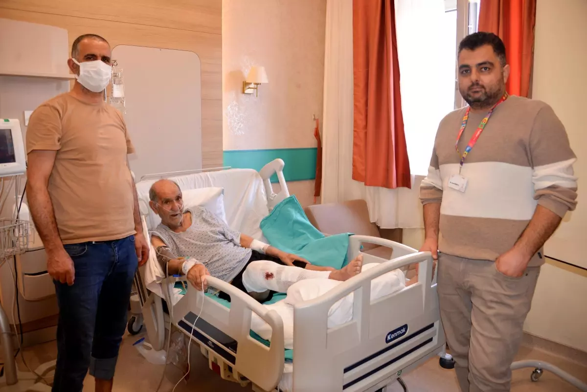 79 Yaşındaki Emekli, Kimyasal Lavabo Açıcıyla Bacaklarını Yakarak Yaralandı