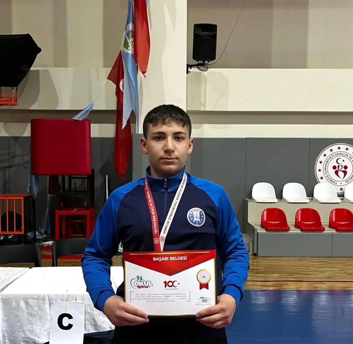 Kütahya Belediyespor'un Genç Güreşçisi Halil Emin Kayser Akyazı'da Büyük Zafer Kazandı