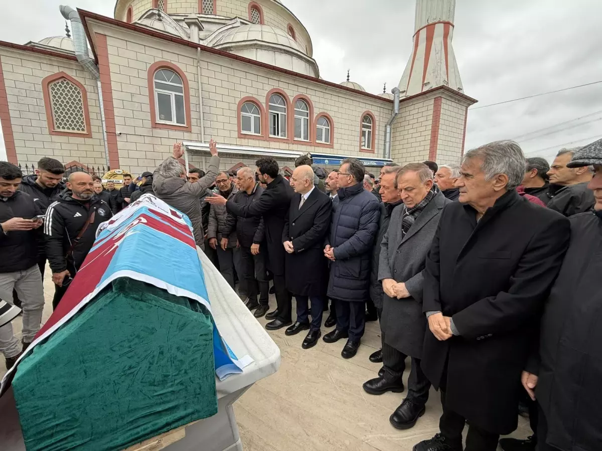 Trabzonspor'un Yardımcı Antrenörü Orhan Kaynak Hayatını Kaybetti