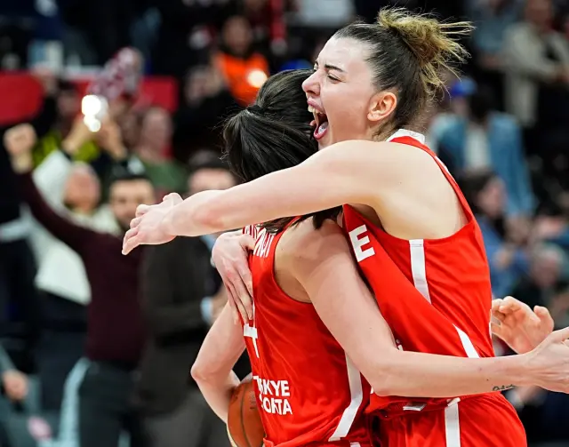 Maç sonunda kutlama