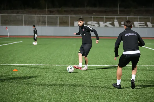 Genç futbolcunun geleceği