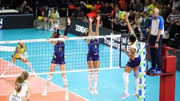 Maçın kritik anlarından bir fotoğraf