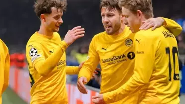 Bodo/Glimt sahasında galibiyet kutlaması