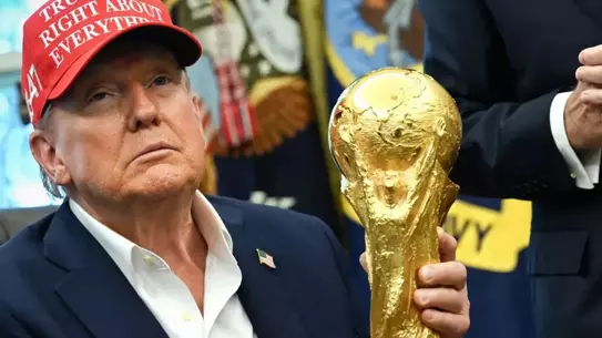 İran Milli Futbol Takımı ve Dünya Kupası Logosu