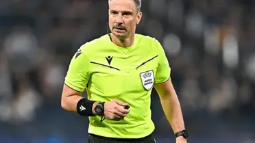 VAR kontrol odası ve hakemler