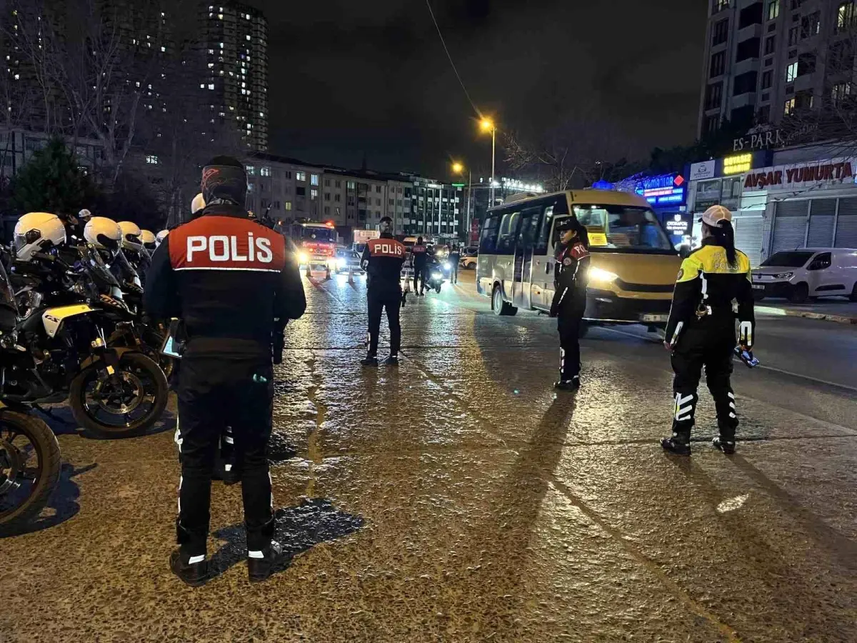 Esenyurt’ta Polis Ekiplerinden Geniş Çaplı Asayiş Denetimi