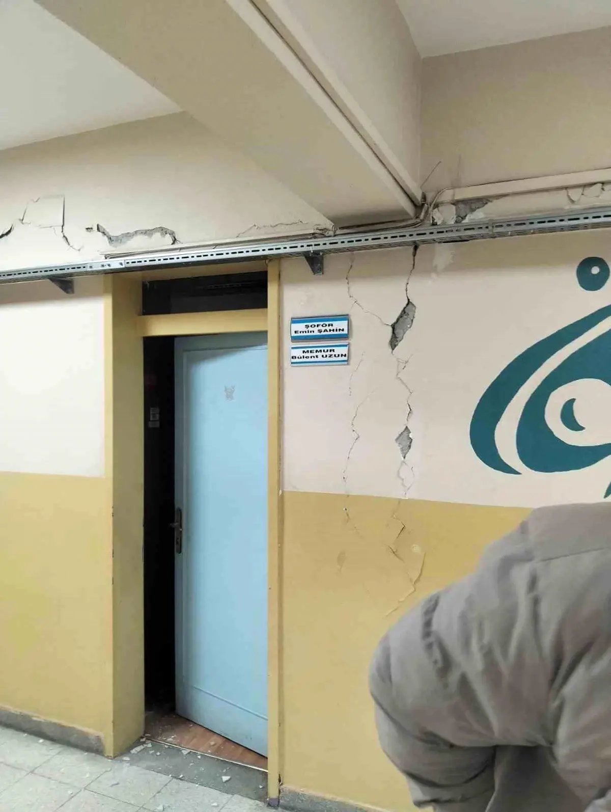 Niksar'daki Okul, 5,5 Şiddetindeki Deprem Sonrası Çatlaklarla Karşı Karşıya