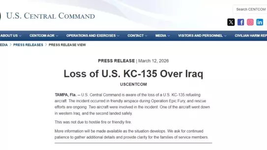 Irak'ta ABD Ordusu KC-135 Yakıt Uçağı Çarpışma Sonrası Gökyüzünde Kırıldı