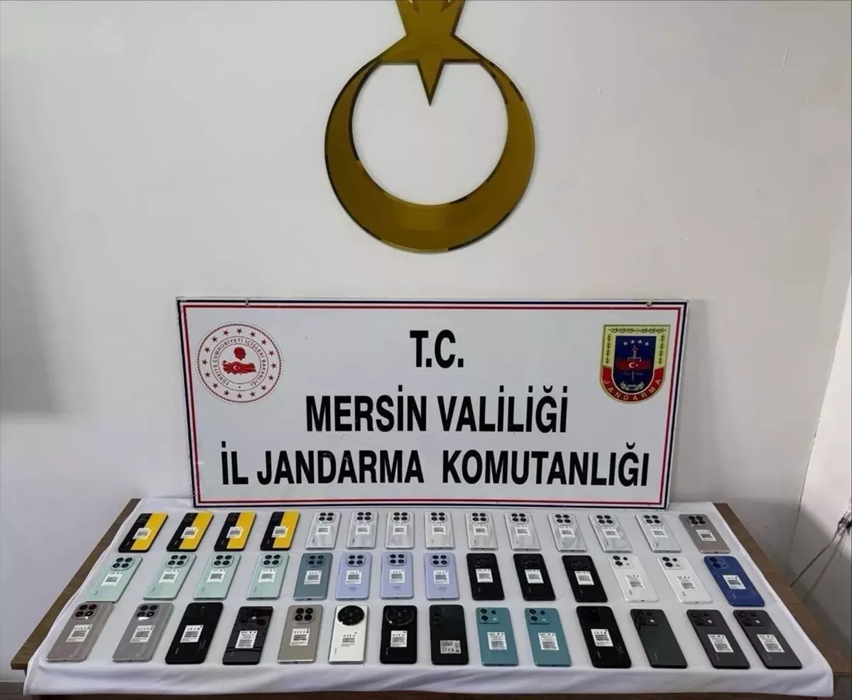 Mersin Gümrük Operasyonunda 42 Kaçak Cep Telefonu Ele Geçirildi