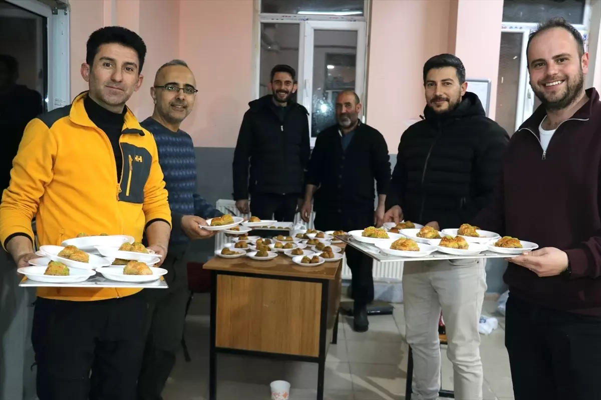 Ağrı’da Öğrencilerle Birlikte Ramazan İftarı: Okul Bahçesinde Sıcak Bir Buluşma