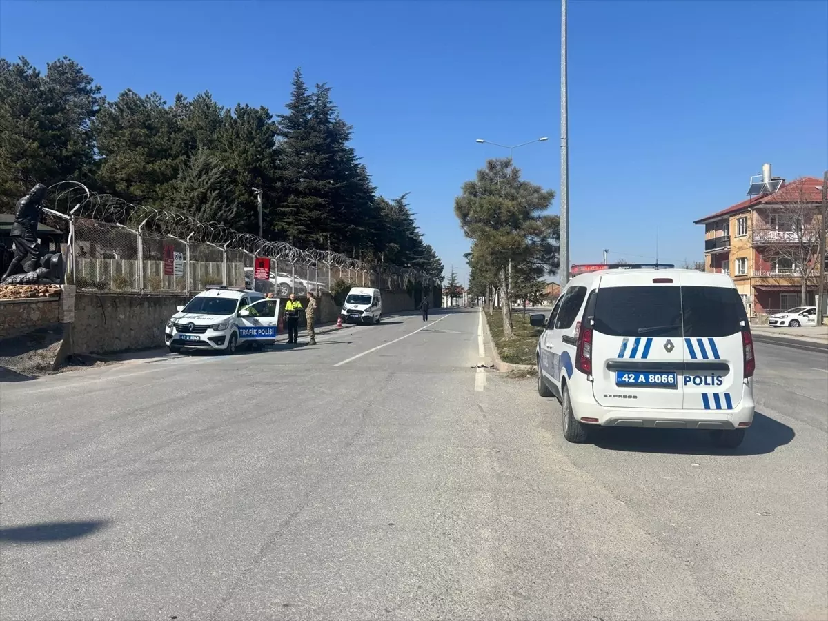 Akşehir’de 17 Yaşındaki Motosiklet Sürücüsü Polisle Çarpıştı ve Yakalandı