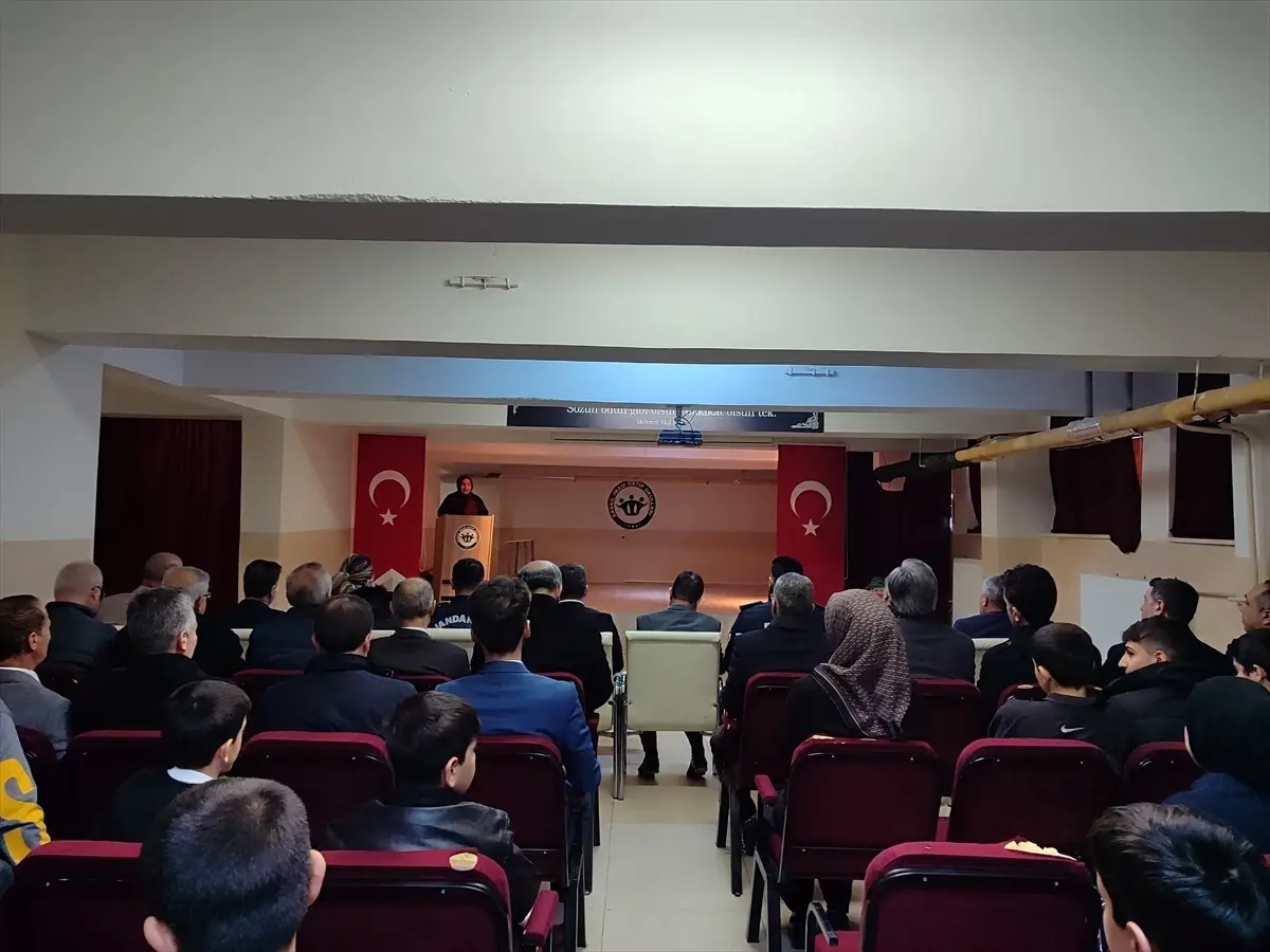 Baskil'de İstiklal Marşı ve Mehmet Akif Anısına Coşkulu Etkinlik