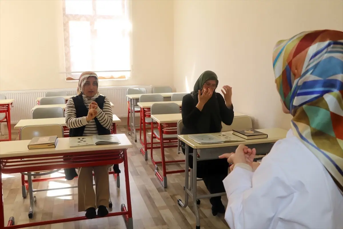 Çankırı’da İşitme Engelli Kadınlar İşaret Diliyle Kur’an Öğreniyor