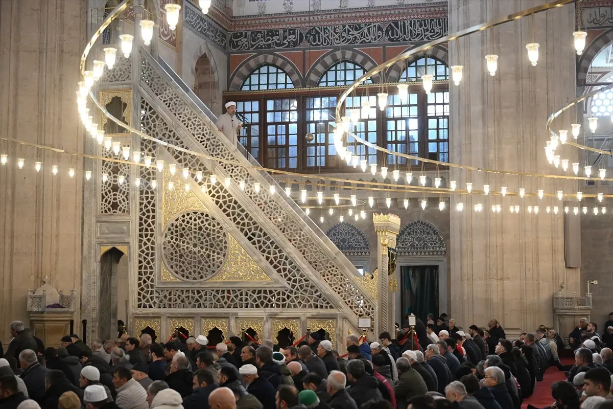 Diyanet İşleri Başkanı Arpaguş, Selimiye Camisi'nde Cuma Hutbesiyle Toplumu Birleştirdi