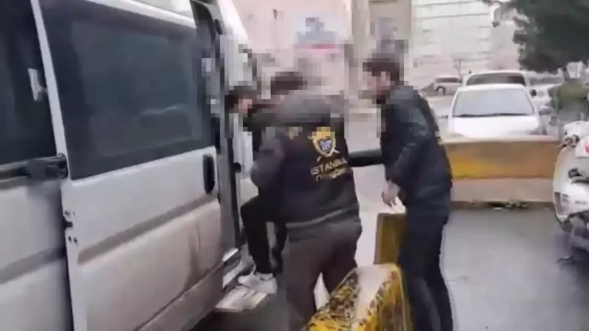 Güngören'de İşyerine Gerçekleşen Uyuşturucu Operasyonu: 1,5 Kg Esrar Ele Geçirildi