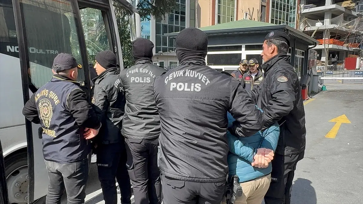 Bahçelievler'de Silahlı Soygun Operasyonu: 8 Şüpheli Mahkemeye Gönderildi