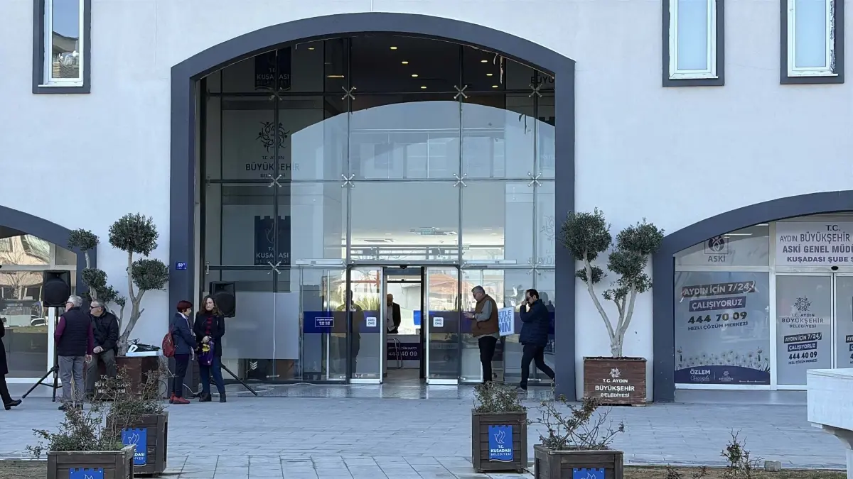 Kuşadası Belediye Başkanı Ömer Günel, Rüşvet Soruşturması Nedeniyle Gözaltına Alındı