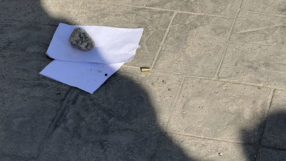 Antalya’da Silahlı Saldırıda 2 Yaralı: Baharatçı Süleyman Kayhan’ın Bacakları Vuruldu