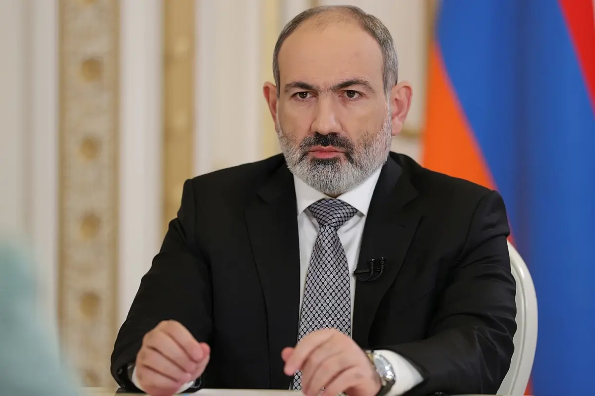 Paşinyan, Vance'a Karabağ Kitabı Hediye Eden Müze Müdürünü Görevden Aldı