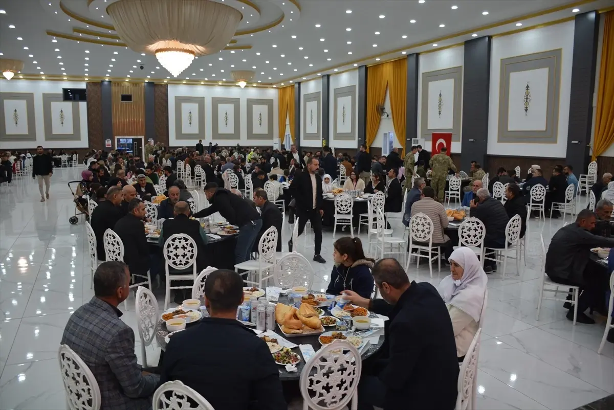 Silopi Kaymakamı Çağlar Partal, Şehit ve Gazi Aileleriyle Ramazan Sofrasını Paylaştı