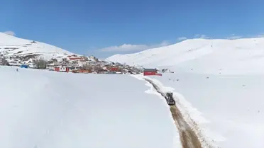 Bayburt'ta 2 metre kar birikintisi