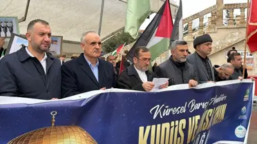 Etkinlikte toplanan gönüllülerin fotoğrafı