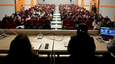 Panelde konuşma yapan uzman