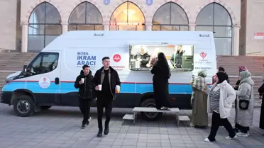 İftar sofrası ve katılımcılar