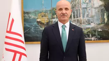 Üniversite öğrencileri sosyal sorumluluk projesi yürütürken