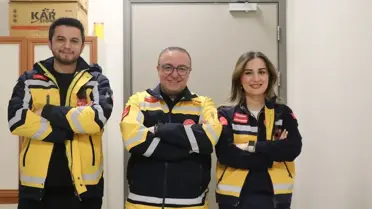 Çiftin ambulans içi çalışma anı