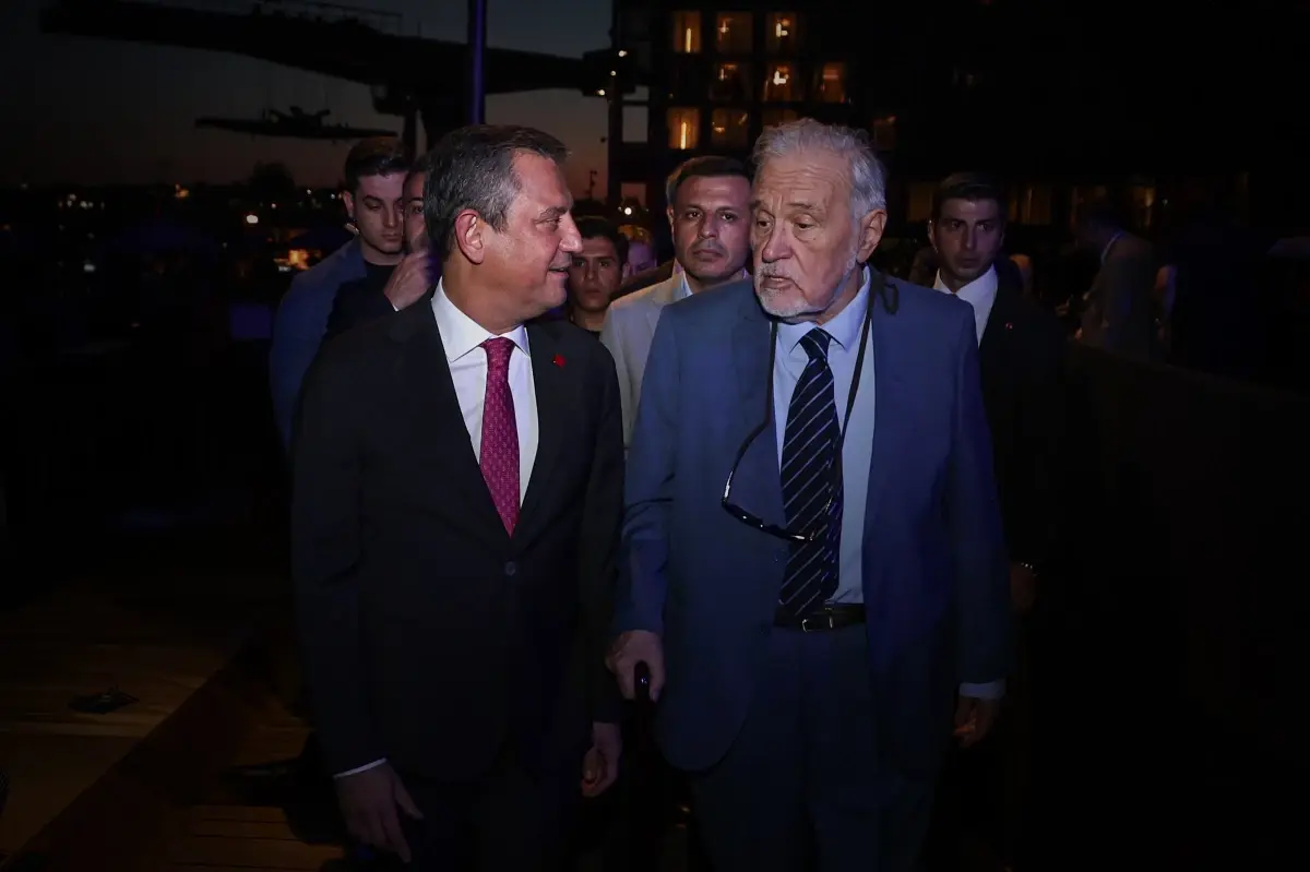 Özgür Özel'den İlber Ortaylı'ya Duygusal Taziye Mesajı