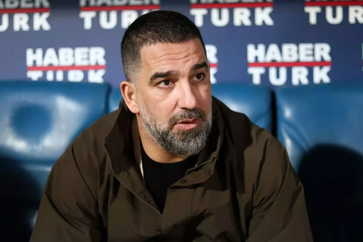 Arda Turan'dan Galatasaraylı Taraftarlara Özel Övgü: "Dünyanın En İyi Taraftarı"