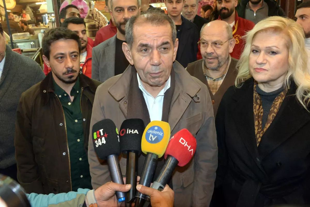 Galatasaray Başkanı Dursun Özbek, Depremzedelerle İftar Sofrasında Buluştu