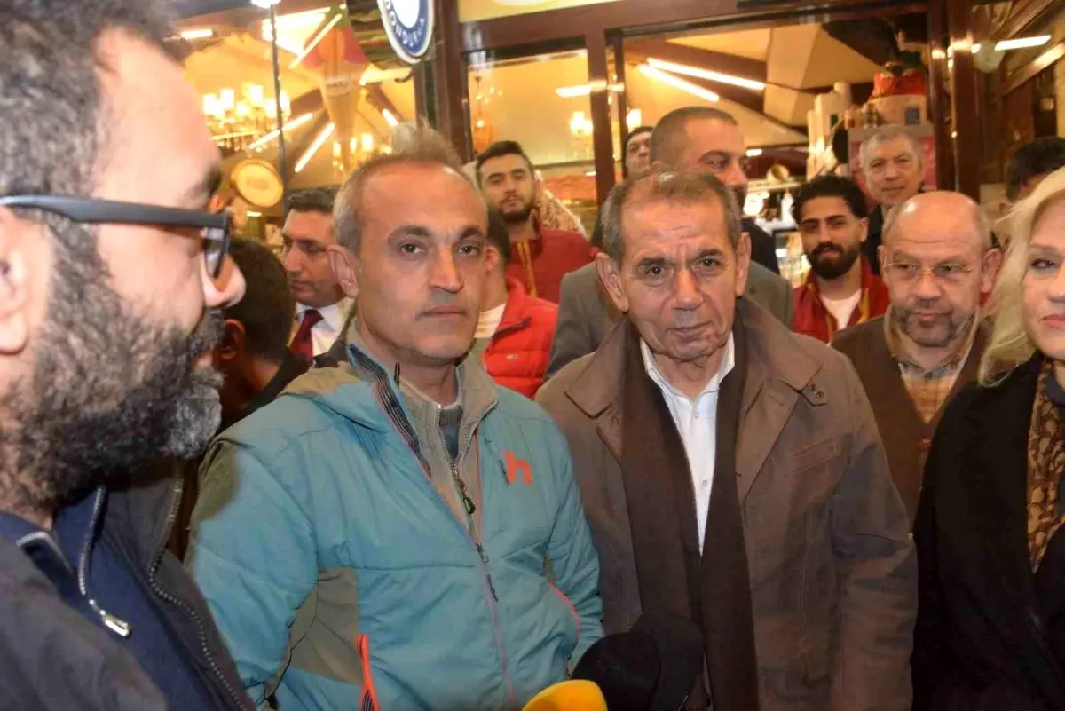 Galatasaray Başkanı Dursun Özbek, Kahramanmaraş’ta Depremzedelerle İftar Yaptı