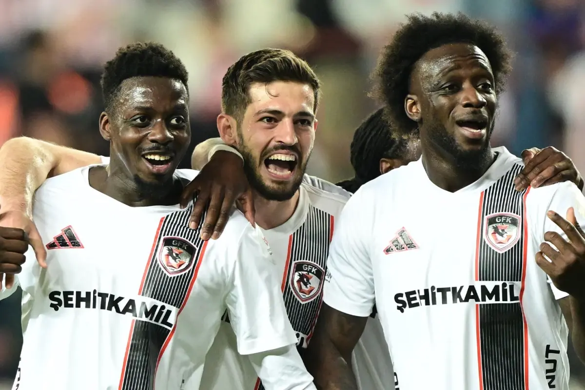 Gaziantep FK, Antalyaspor'u 4-1'lik Skorla Deplasmanda Yendi