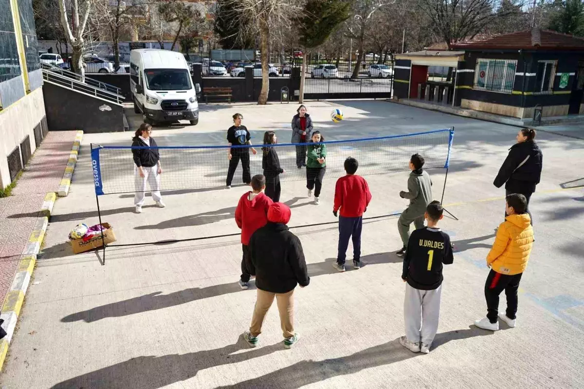 Şehitkamil'de 8.744 Öğrenciye Spor Coşkusu: Festivale Katılım Rekoru