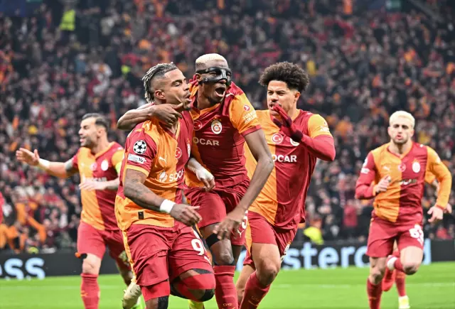 Galatasaray takımının saha içi görüntüsü