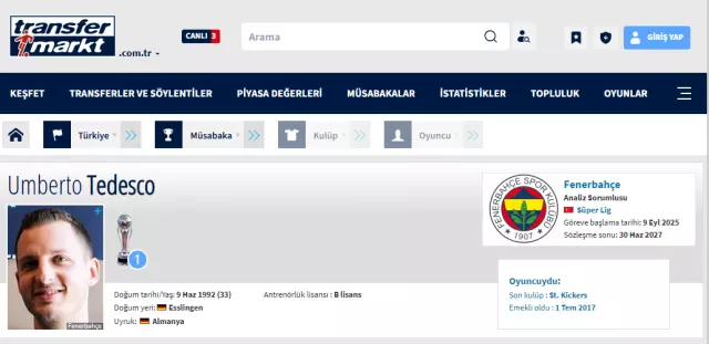 Umberto Tedesco sahada analiz yaparken