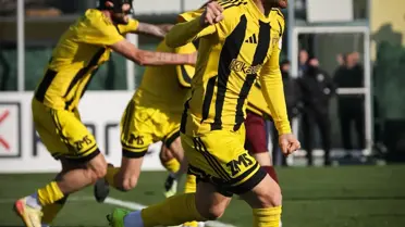 Aliağa FK ve Arnavutköy Belediyespor sahada