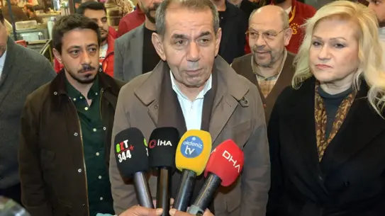 Dursun Özbek ve depremzedeler