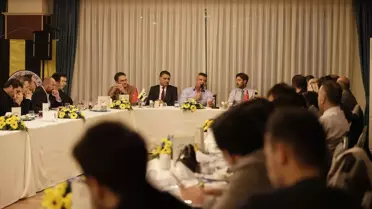 Saran maç sonrası basına açıklama yapıyor